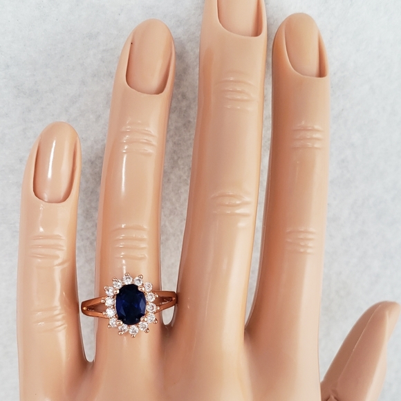 HOST PICK!!! 💙 18k Rose Gold Sapphire Ring - Picture 7 of 8
